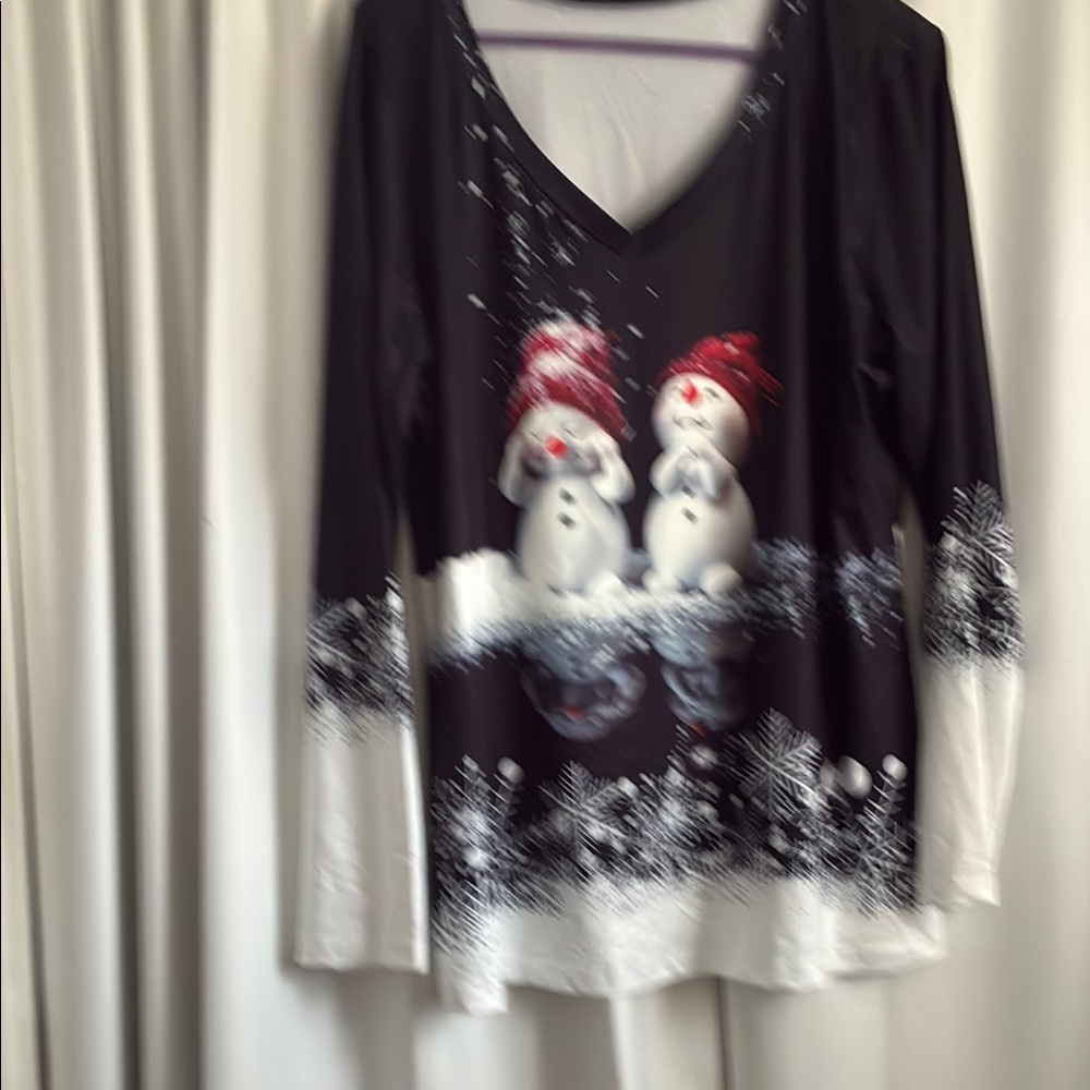 Black and White Snowman Print Women's Top
